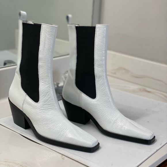 L’ intervalle women’s ankles heeled boots Size 40, US 9 excellent condition - Picture 2 of 9